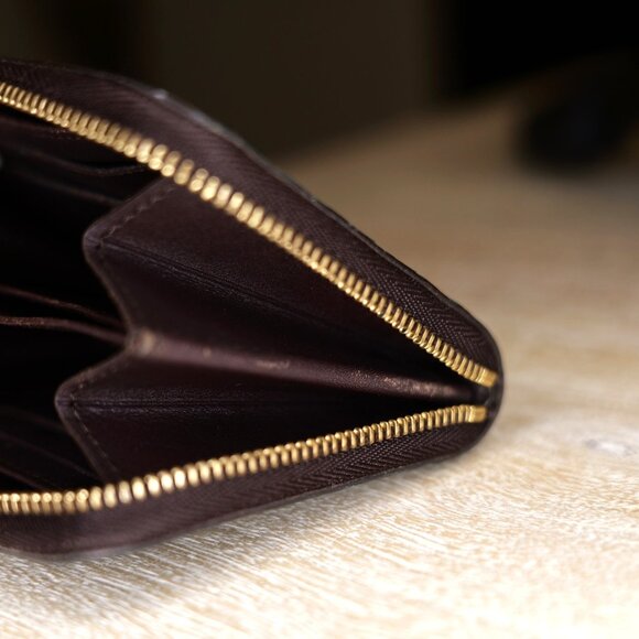 Louis Vuitton 2011 Vernis Amarante Patent Leather Zippy Compact Wallet - Picture 6 of 14